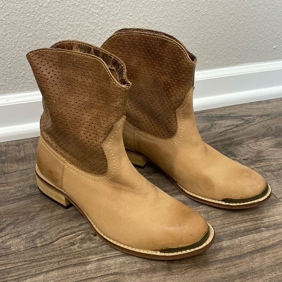 Spirit by Lucchese Tan Leather Western Boots with Perforated shaft size 6 - Picture 1 of 10